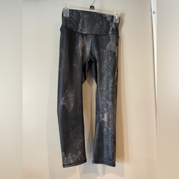 ALO Yoga Pants - ALO Crop Leggings EUC